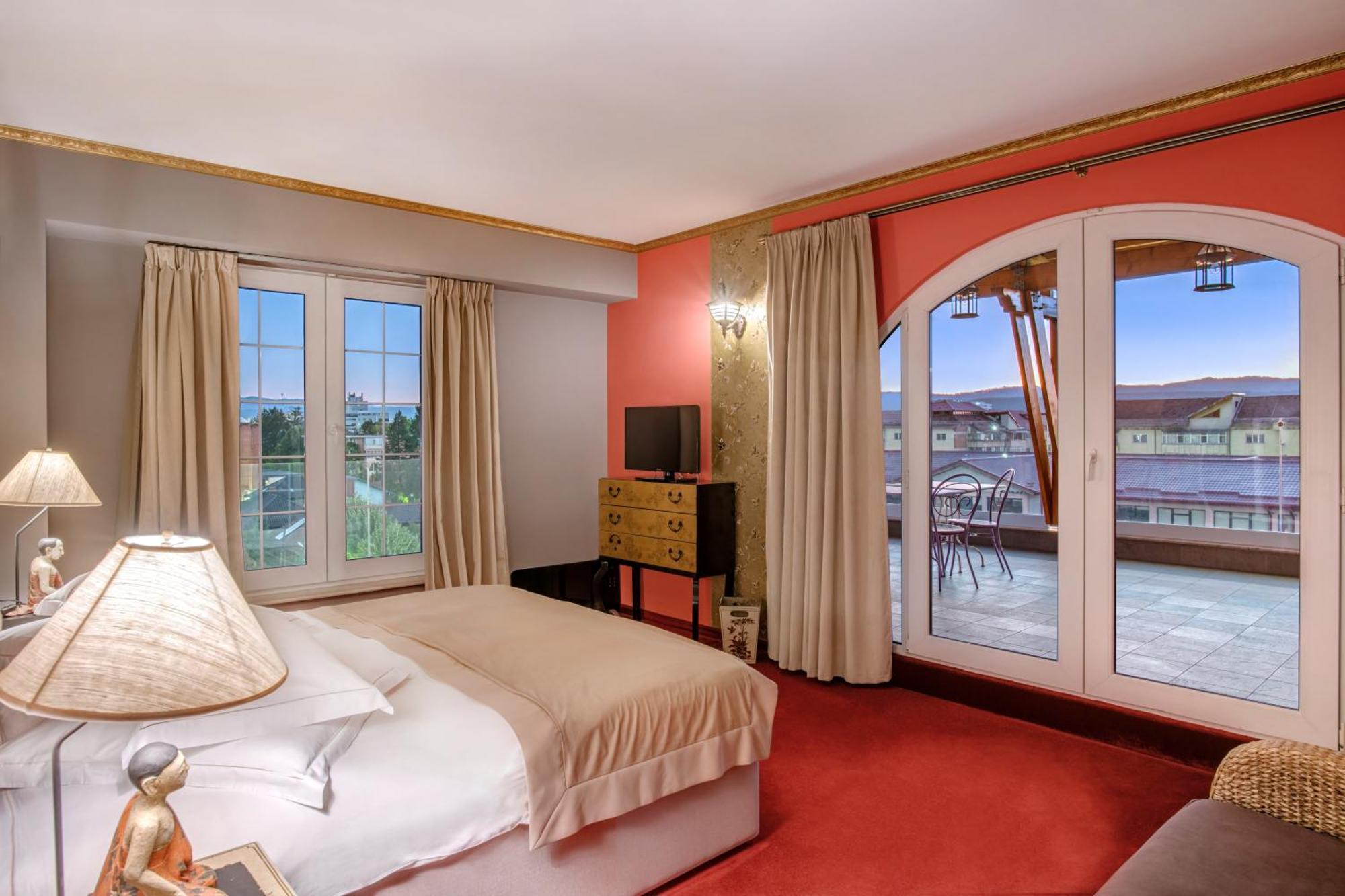 Hotel Simfonia 4*